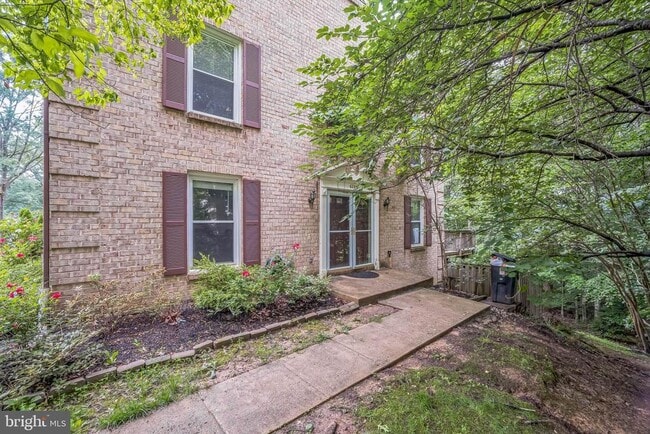 Building Photo - 6285 Rathlin Dr