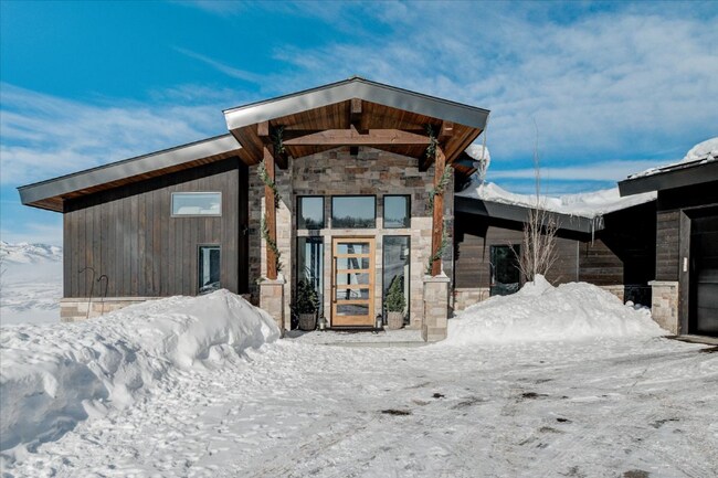 Building Photo - 11503 White Tail Ct