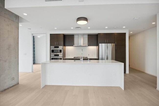 Foto del edificio - 301 West Ave