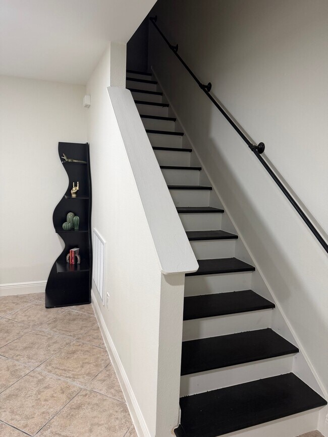 Foto del edificio - 2425 Ashecroft Dr