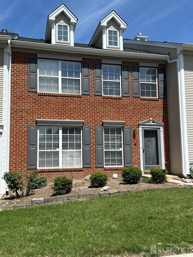 Primary Photo - 129 Columbus Dr