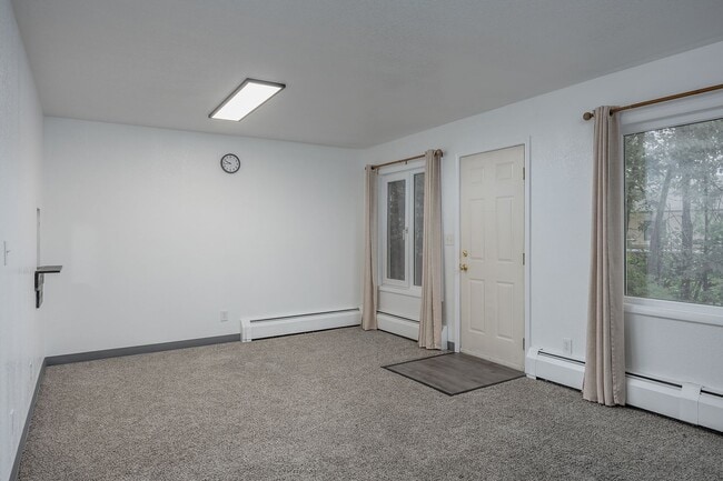 Building Photo - 1421 Kent Ct