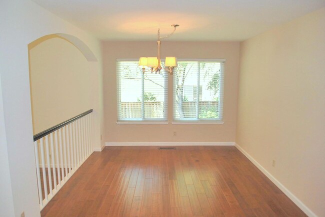 Foto del edificio - Beautiful Vista San Ramon Home! Huge Yard ...