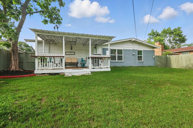 Foto del edificio - 743 Greenhaven Dr