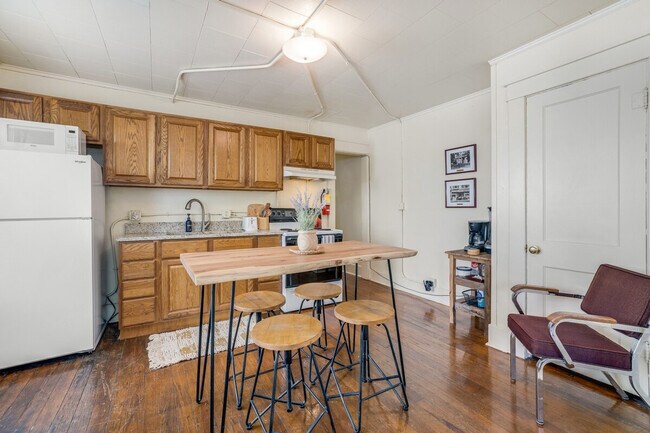 Foto del edificio - 122 W Meadow St