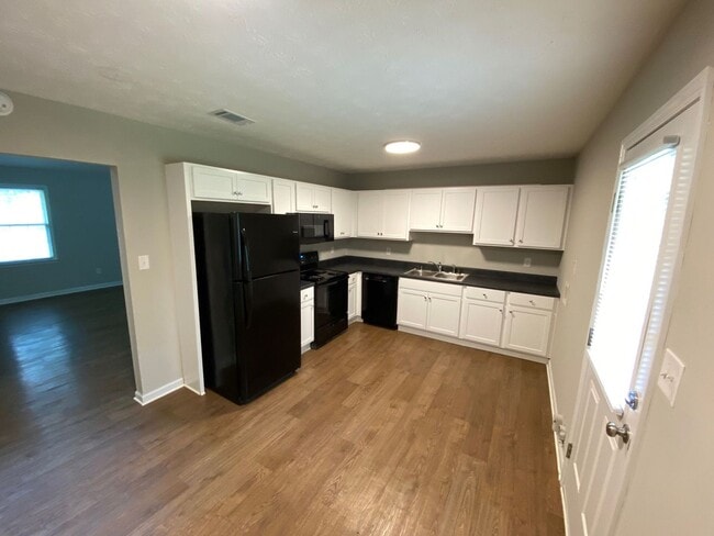 Building Photo - AVAILABLE IN FEBRUARY 2026!