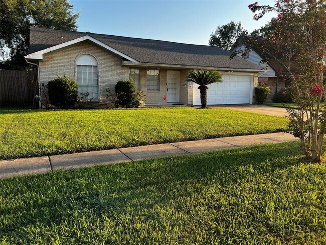 Foto del edificio - 4003 Brownstone Ln