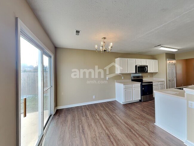 Foto del edificio - 4060 Longfellow Dr