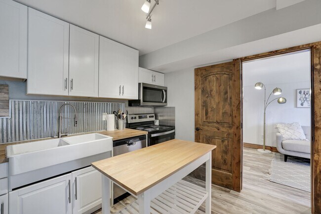 Foto del edificio - Gorgeous Lock-off on top of Mt Baldy, 2BD/2BA