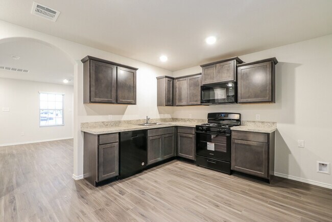 Building Photo - Rivers Edge - 13504 Stonecat Dr., Conroe, ...