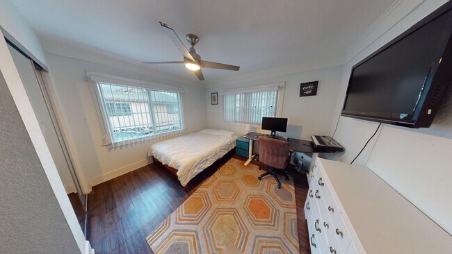 Foto del edificio - 1268 W Court St