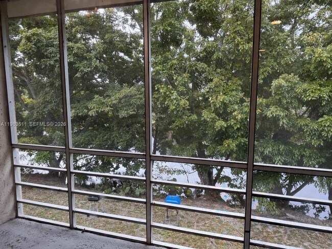 Foto del edificio - 20520 NW 15th Ave