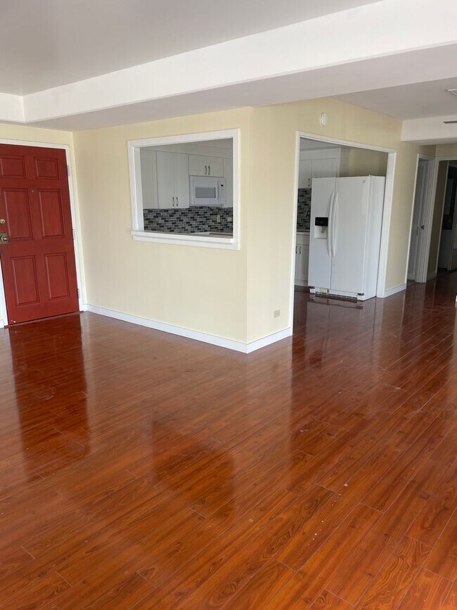 Building Photo - Ala Moana 2 Bedroom with Ocean Views