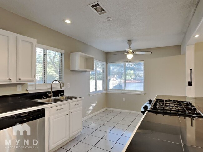 Building Photo - 9150 Park Trail