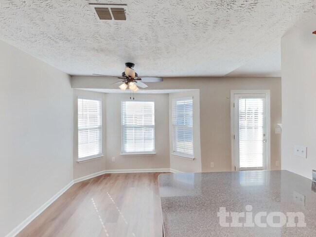 Foto del edificio - 4049 Sequoia Trail