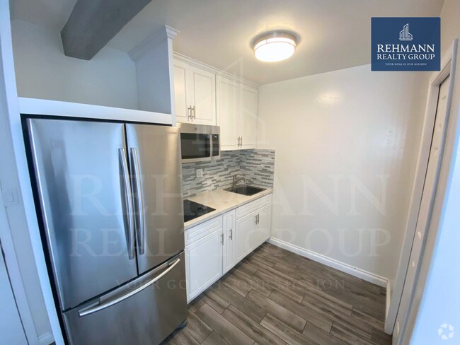 Building Photo - 3722 Bancroft Dr