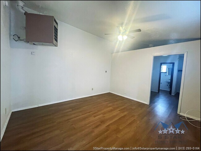 Building Photo - 1526 Yandell Dr