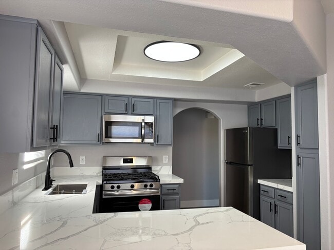 Building Photo - 541 Indian Bluff St