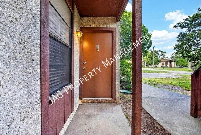 Foto del edificio - 482 Bentwood Ln