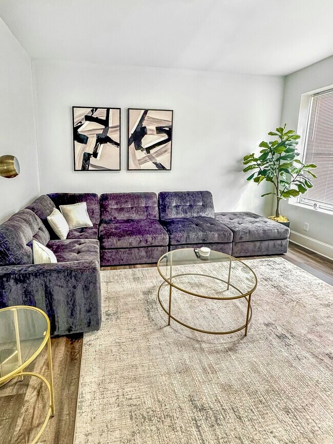 Foto del edificio - 4581 Gibson Ave