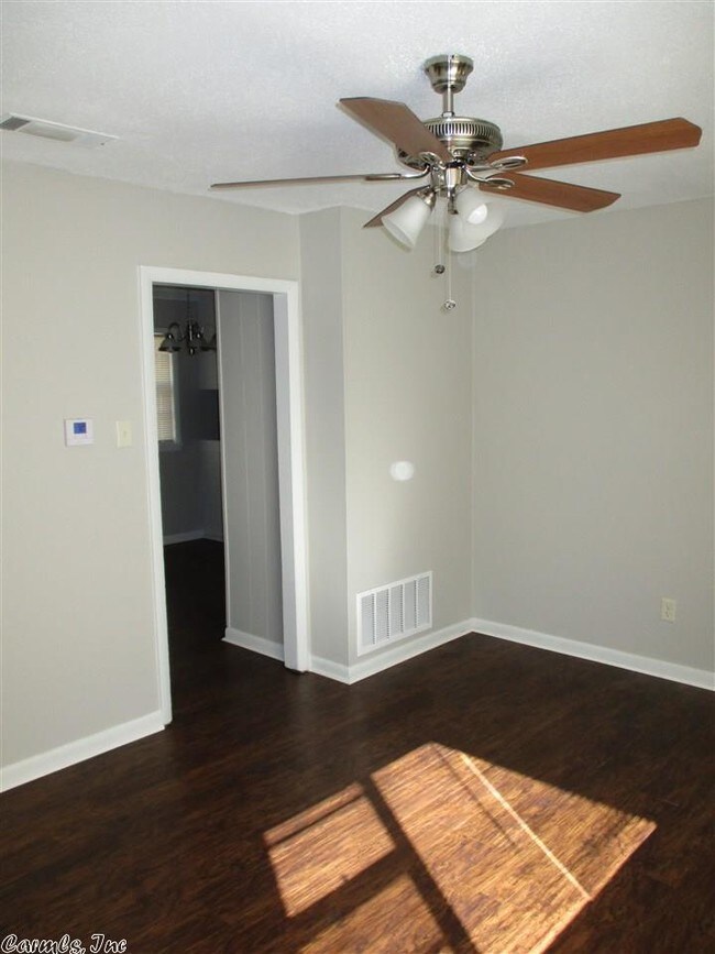 Building Photo - 7206 Skylark Dr