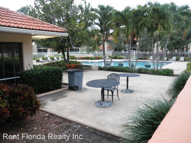 Building Photo - 800 The Pointe Dr