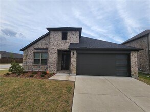 Building Photo - 621 Maple Leaf Way