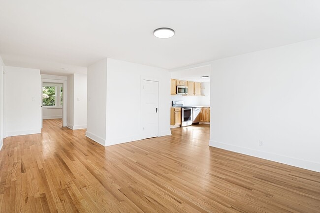 Building Photo - 431 S Broad St