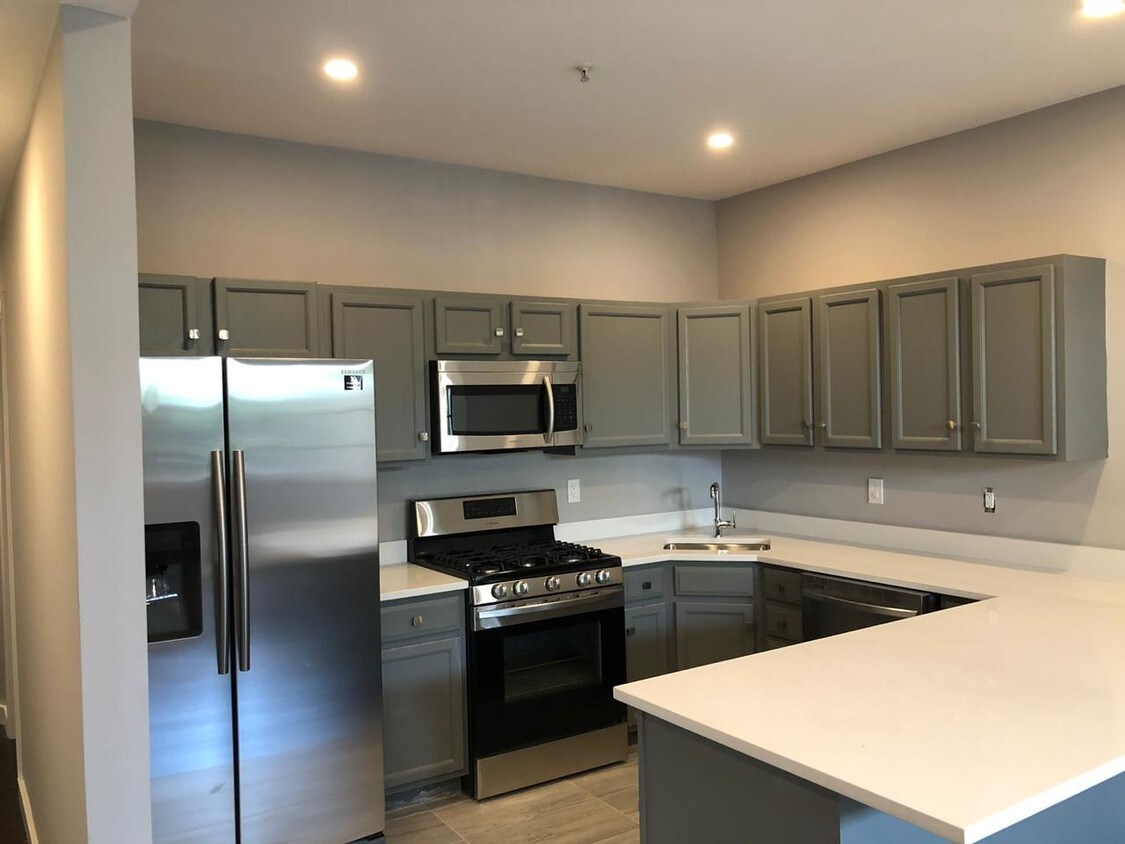Kitchen - 438 S St NW