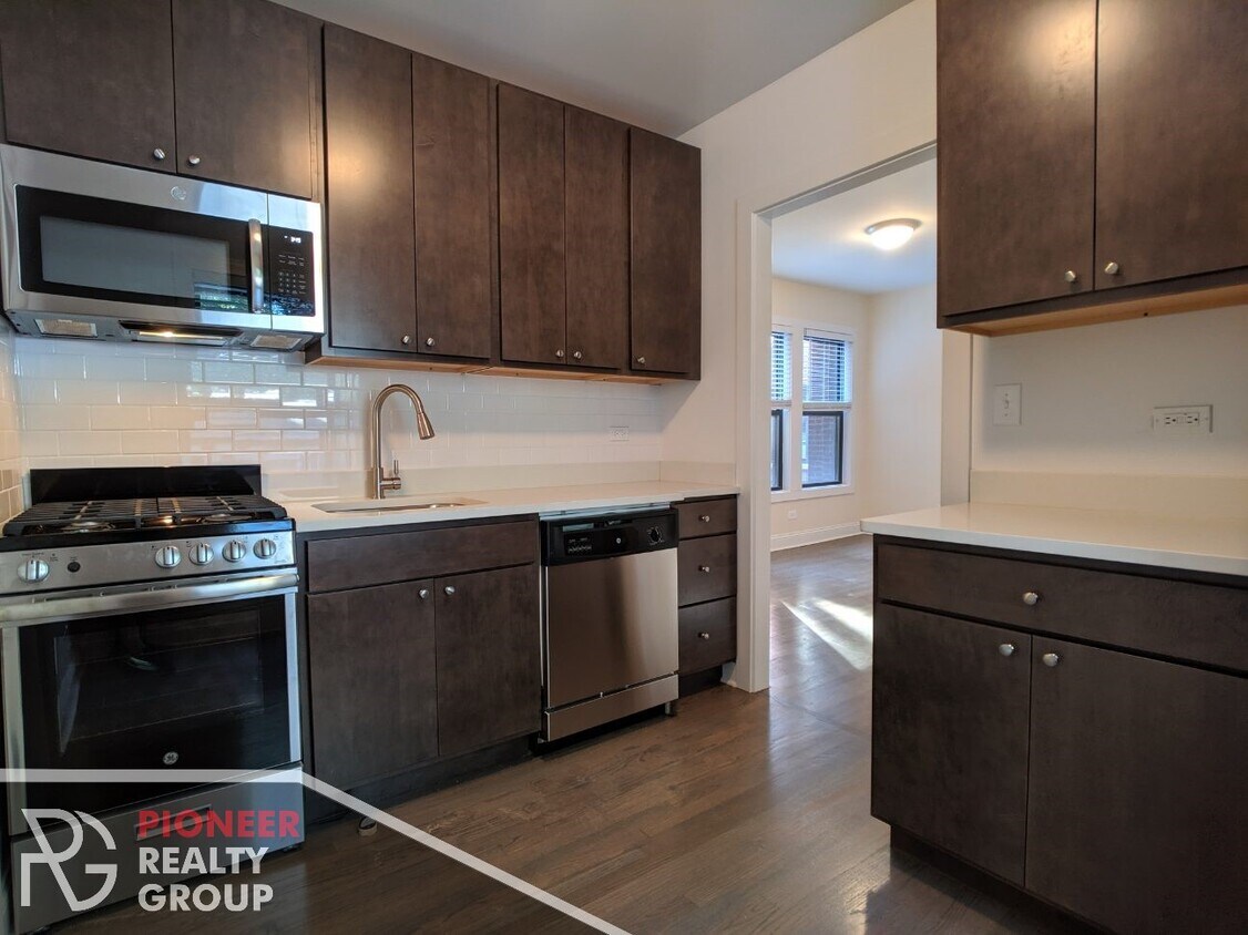 Foto principal - 2648 N Spaulding Ave