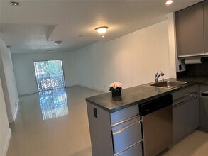 Building Photo - 2800 NE 14th Street Causeway