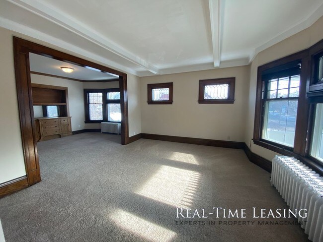 Building Photo - 2BR/1 BA DUPLEX IN ST PAUL AVAILABLE NOW