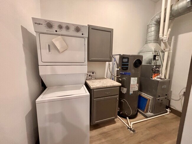 Building Photo - 315 E Main St