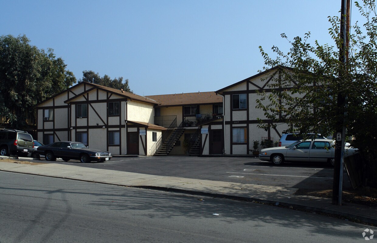 Primary Photo - 1117 Helix St