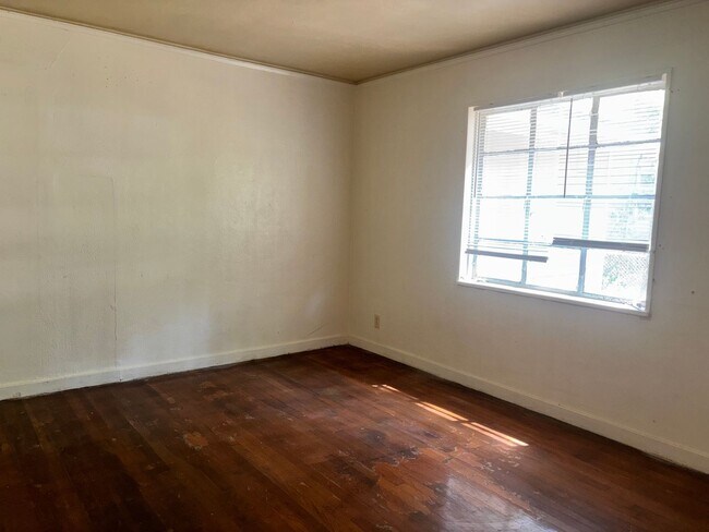 Foto del edificio - 3206 Rosemary Ave