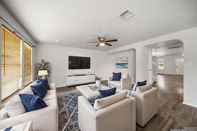 Foto del edificio - 4 Bedroom 2.5 Bathrooms located in Sundance Square Subdivision