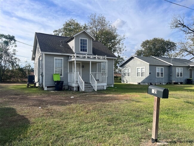 Foto del edificio - 621 Harrison Ln