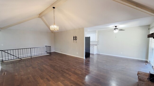 Building Photo - Great Basement home with tons of room