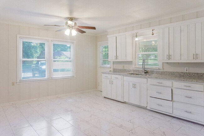 Foto del edificio - 3 br, 2 bath House - 4506 Faronia Rd