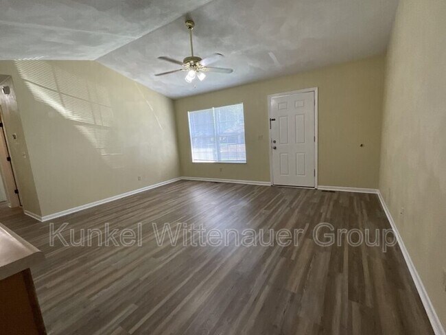 Building Photo - 504 Draco Dr