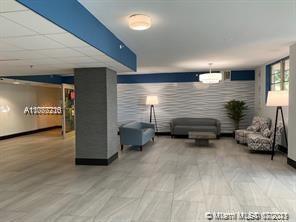 Building Photo - 7501 E Treasure Dr