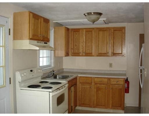 Building Photo - 10 Spaulding St