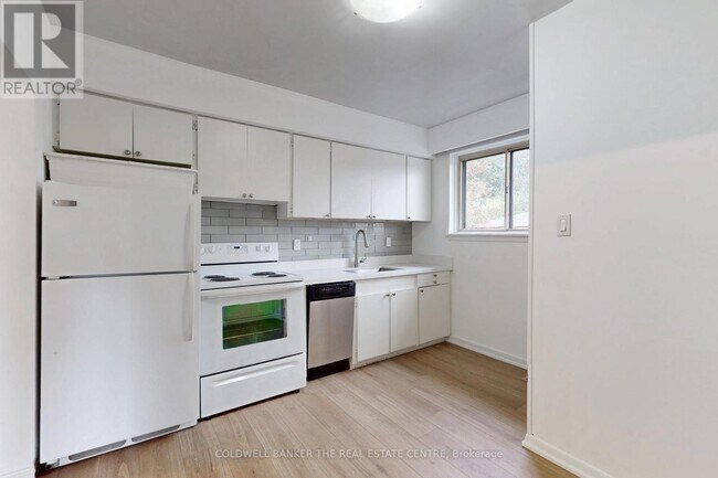 Photo du bâtiment - 21 Glass Dr