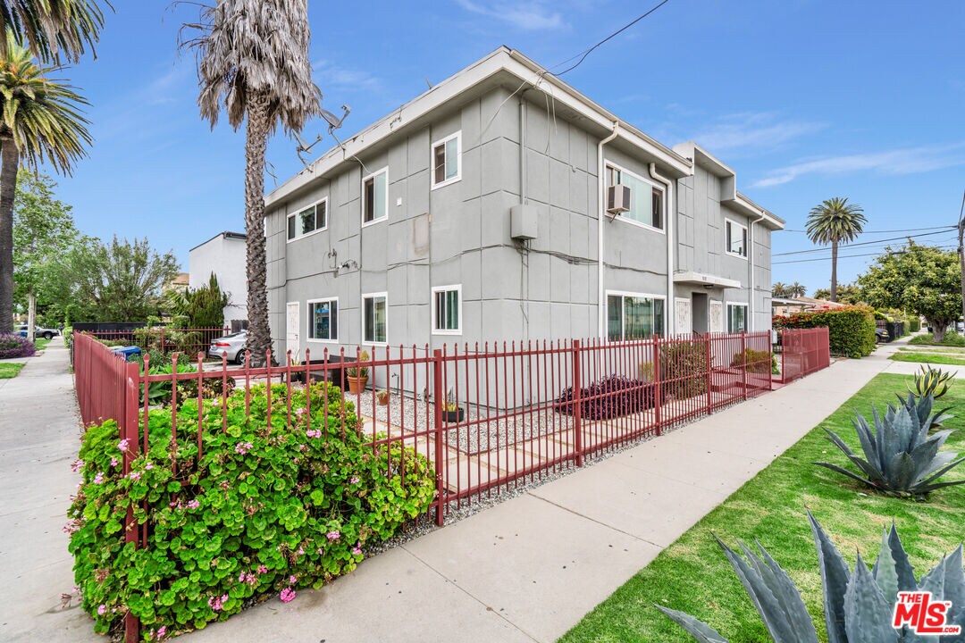 Primary Photo - 5119 Roseland St