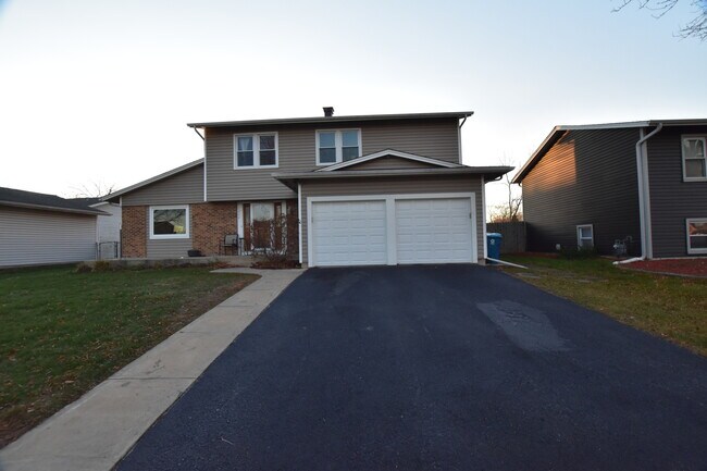 Building Photo - 1260 Arrowwood Ct