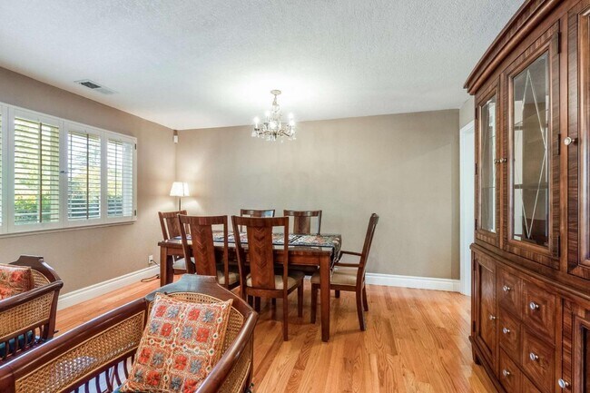 Building Photo - 12371 Saraglen Dr
