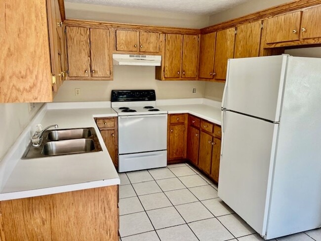 Building Photo - Rockcreek Dr #3 &amp; 355 Mathis