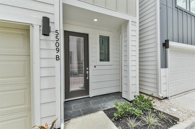 Foto del edificio - 5509 Beall St