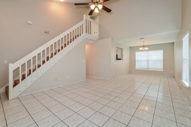 Building Photo - 1212 Abberton Dr