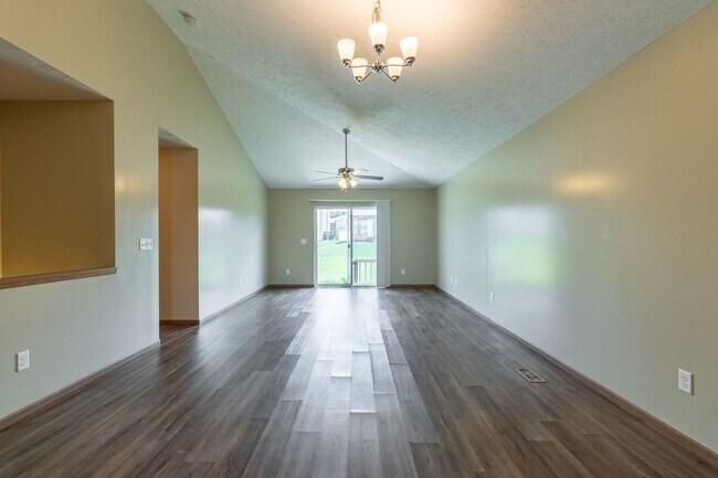 Building Photo - Beautiful Newer Home In South Lincoln